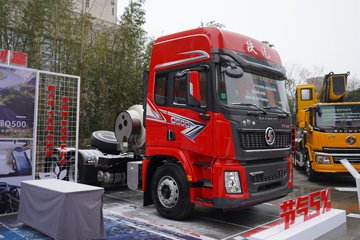 �������ó� ����Q500 14.8L LNG 560���� 6X4 ��ʿ��12�� ��ɫ ǣ����ͼƬ