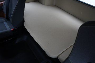 �������ó� ����Q500 14.8L LNG 560���� 6X4 ��ʿ��12�� ��ɫ ǣ����ͼƬ