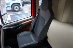 陕汽商用车 德御Q500 14.8L LNG 560马力 6X4 法士特12档 红色 牵引车 陕汽商用车 德御Q500 14.8L LNG 560马力 6X4 法士特12档 红色 牵引车