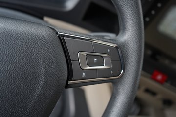 �������ó� ����Q500 14.8L LNG 560���� 6X4 ��ʿ��12�� ��ɫ ǣ����ͼƬ