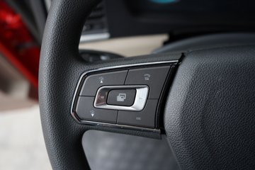 �������ó� ����Q500 14.8L LNG 560���� 6X4 ��ʿ��12�� ��ɫ ǣ����ͼƬ
