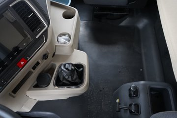 �������ó� ����Q500 14.8L LNG 560���� 6X4 ��ʿ��12�� ��ɫ ǣ����ͼƬ