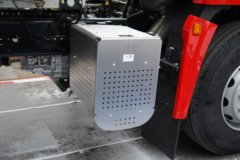 陕汽商用车 德御Q500 14.8L LNG 560马力 6X4 法士特12档 红色 牵引车 陕汽商用车 德御Q500 14.8L LNG 560马力 6X4 法士特12档 红色 牵引车