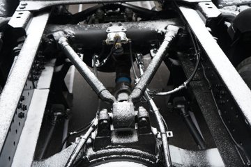 �������ó� ����Q500 14.8L LNG 560���� 6X4 ��ʿ��12�� ��ɫ ǣ����ͼƬ