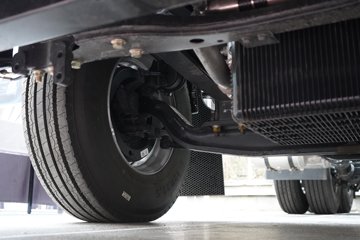 �������ó� ����Q500 14.8L LNG 560���� 6X4 ��ʿ��12�� ��ɫ ǣ����ͼƬ