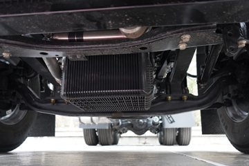 �������ó� ����Q500 14.8L LNG 560���� 6X4 ��ʿ��12�� ��ɫ ǣ����ͼƬ