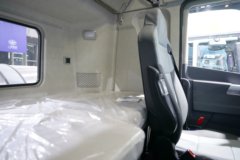 解放鹰腾 13.2L LNG 530马力 6X4 一汽解放12档 AMT自动档 牵引车 解放鹰腾 13.2L LNG 530马力 6X4 一汽解放12档 AMT自动档 牵引车