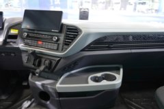 解放鹰腾 13.2L LNG 530马力 6X4 一汽解放12档 AMT自动档 牵引车 解放鹰腾 13.2L LNG 530马力 6X4 一汽解放12档 AMT自动档 牵引车