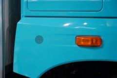 青岛解放 鹰腾 380马力 4X2 柴油 AMT自动档 6.8米冷藏车