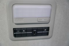 青岛解放 鹰腾 380马力 4X2 柴油 AMT自动档 6.8米冷藏车