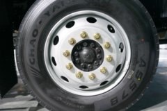 青岛解放 鹰腾 380马力 4X2 柴油 AMT自动档 6.8米冷藏车