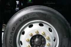 青岛解放 鹰腾 380马力 4X2 柴油 AMT自动档 6.8米冷藏车