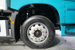 青岛解放 鹰腾 380马力 4X2 柴油 AMT自动档 6.8米冷藏车