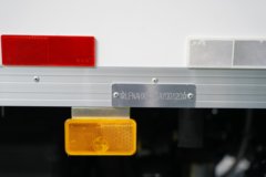 青岛解放 鹰腾 380马力 4X2 柴油 AMT自动档 6.8米冷藏车