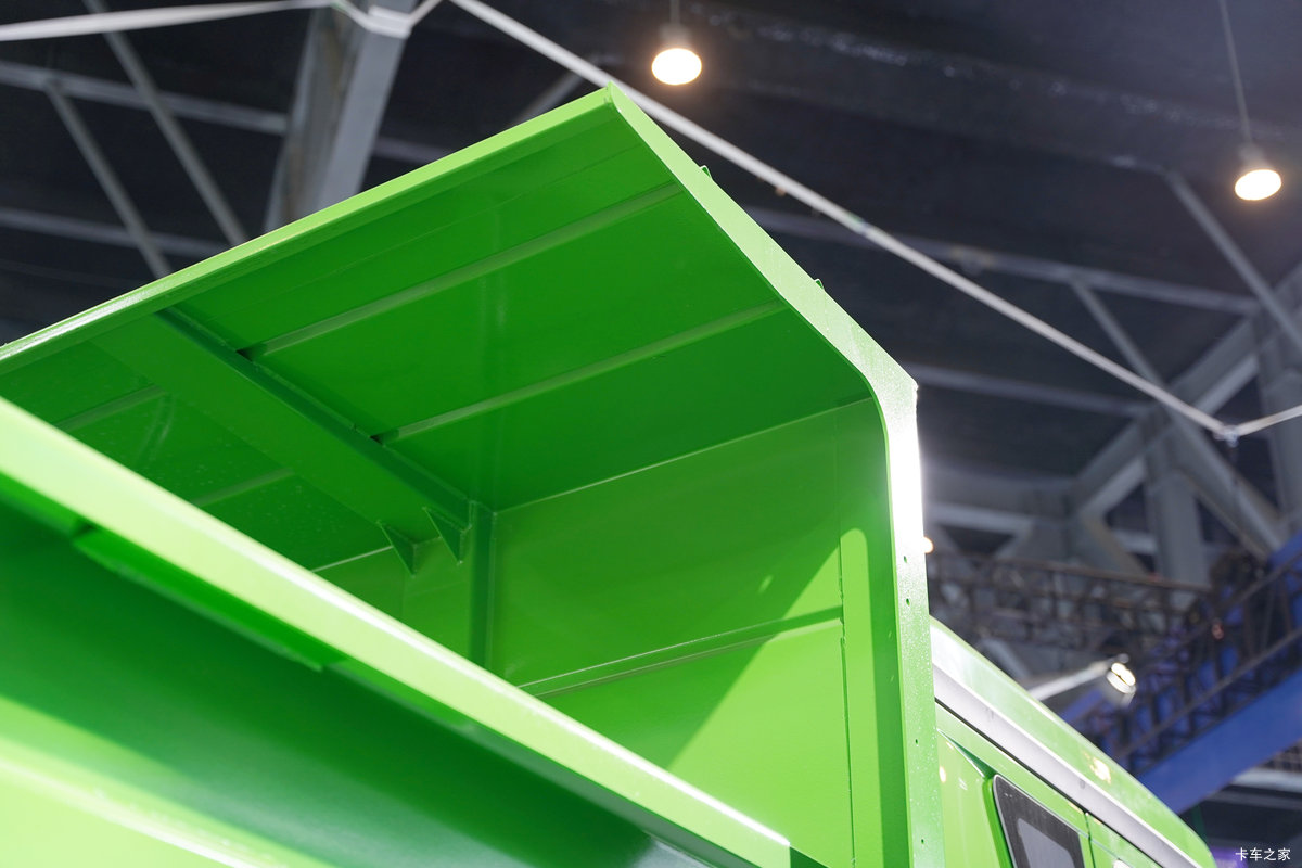 ���ӥ�� 7.8L���� 350���� 8X4 һ�����10�� 5.6����ж����װ                                                