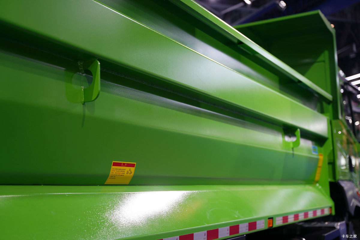 ���ӥ�� 7.8L���� 350���� 8X4 һ�����10�� 5.6����ж����װ                                                