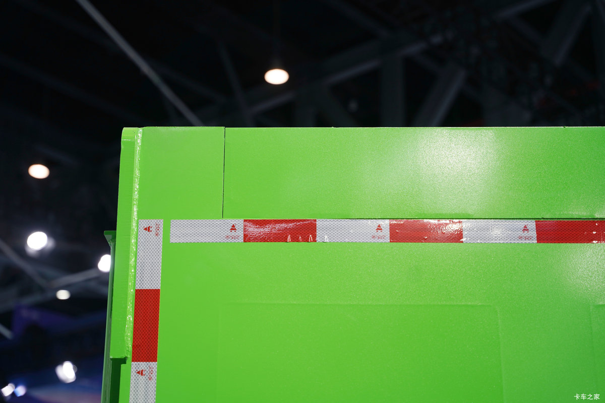 ���ӥ�� 7.8L���� 350���� 8X4 һ�����10�� 5.6����ж����װ                                                