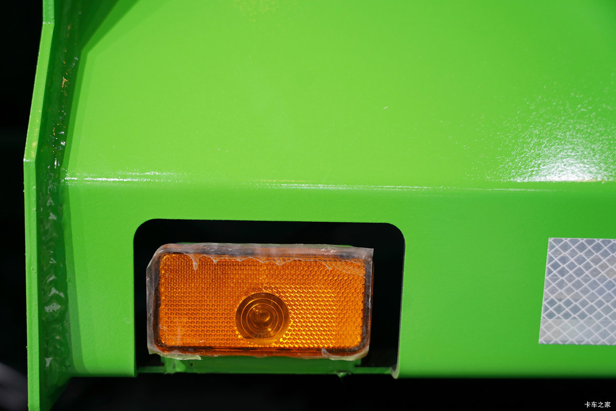 ���ӥ�� 7.8L���� 350���� 8X4 һ�����10�� 5.6����ж����װ                                                