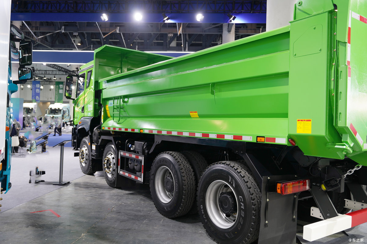 ���ӥ�� 7.8L���� 350���� 8X4 һ�����10�� 5.6����ж����װ                                                