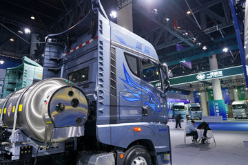 ���ӥ�� ����� 15.6L LNG 660���� 6X4 һ�����12�� AMT�Զ��� ǣ����ͼƬ