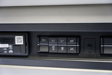 ���ӥ�� ����� 15.6L LNG 660���� 6X4 һ�����12�� AMT�Զ��� ǣ����ͼƬ