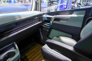 ���ӥ�� ����� 15.6L LNG 660���� 6X4 һ�����12�� AMT�Զ��� ǣ����ͼƬ