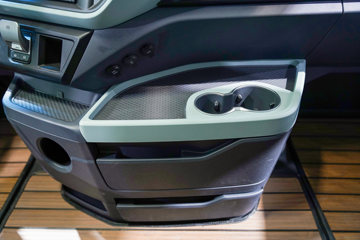 ���ӥ�� ����� 15.6L LNG 660���� 6X4 һ�����12�� AMT�Զ��� ǣ����ͼƬ