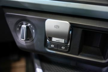 ���ӥ�� ����� 15.6L LNG 660���� 6X4 һ�����12�� AMT�Զ��� ǣ����ͼƬ