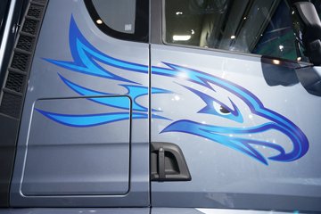 �ൺ��� ӥ�� ����� 15L LNG 600���� 8X4 һ�����12�� AMT�Զ��� 9.5�ײ�դʽ�ػ���ͼƬ