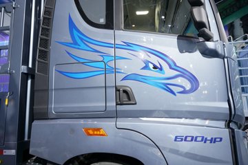 �ൺ��� ӥ�� ����� 15L LNG 600���� 8X4 һ�����12�� AMT�Զ��� 9.5�ײ�դʽ�ػ���ͼƬ