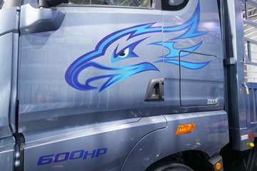 �ൺ��� ӥ�� ����� 15L LNG 600���� 8X4 һ�����12�� AMT�Զ��� 9.5�ײ�դʽ�ػ���ͼƬ