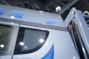 �ൺ��� ӥ�� ����� 15L LNG 600���� 8X4 һ�����12�� AMT�Զ��� 9.5�ײ�դʽ�ػ���ͼƬ