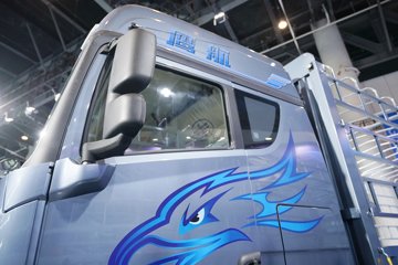 �ൺ��� ӥ�� ����� 15L LNG 600���� 8X4 һ�����12�� AMT�Զ��� 9.5�ײ�դʽ�ػ���ͼƬ