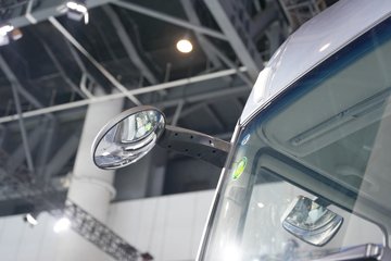 �ൺ��� ӥ�� ����� 15L LNG 600���� 8X4 һ�����12�� AMT�Զ��� 9.5�ײ�դʽ�ػ���ͼƬ
