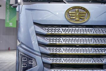 �ൺ��� ӥ�� ����� 15L LNG 600���� 8X4 һ�����12�� AMT�Զ��� 9.5�ײ�դʽ�ػ���ͼƬ