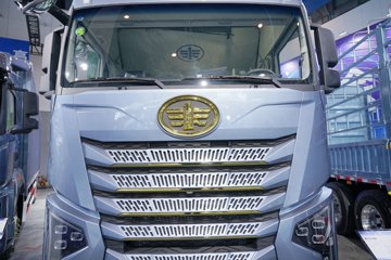 �ൺ��� ӥ�� ����� 15L LNG 600���� 8X4 һ�����12�� AMT�Զ��� 9.5�ײ�դʽ�ػ���ͼƬ