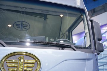 �ൺ��� ӥ�� ����� 15L LNG 600���� 8X4 һ�����12�� AMT�Զ��� 9.5�ײ�դʽ�ػ���ͼƬ