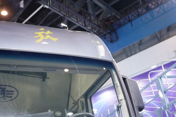 �ൺ��� ӥ�� ����� 15L LNG 600���� 8X4 һ�����12�� AMT�Զ��� 9.5�ײ�դʽ�ػ���ͼƬ