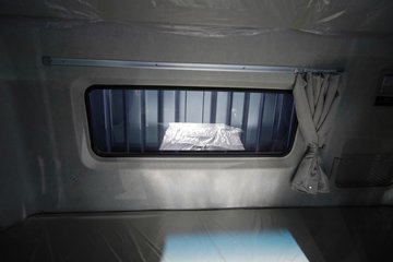 �ൺ��� ӥ�� ����� 15L LNG 600���� 8X4 һ�����12�� AMT�Զ��� 9.5�ײ�դʽ�ػ���ͼƬ