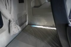 青岛解放 鹰航 智尊版 15L LNG 600马力 8X4 一汽解放12档 AMT自动档 9.5米仓栅式载货车 青岛解放 鹰航 智尊版 15L LNG 600马力 8X4 一汽解放12档 AMT自动档 9.5米仓栅式载货车