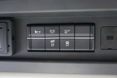 青岛解放 鹰航 智尊版 15L LNG 600马力 8X4 一汽解放12档 AMT自动档 9.5米仓栅式载货车 青岛解放 鹰航 智尊版 15L LNG 600马力 8X4 一汽解放12档 AMT自动档 9.5米仓栅式载货车