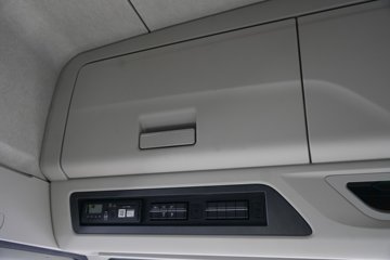 �ൺ��� ӥ�� ����� 15L LNG 600���� 8X4 һ�����12�� AMT�Զ��� 9.5�ײ�դʽ�ػ���ͼƬ