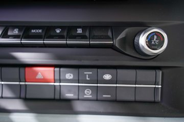 �ൺ��� ӥ�� ����� 15L LNG 600���� 8X4 һ�����12�� AMT�Զ��� 9.5�ײ�դʽ�ػ���ͼƬ