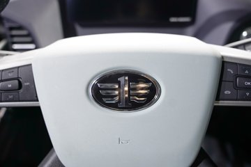 �ൺ��� ӥ�� ����� 15L LNG 600���� 8X4 һ�����12�� AMT�Զ��� 9.5�ײ�դʽ�ػ���ͼƬ