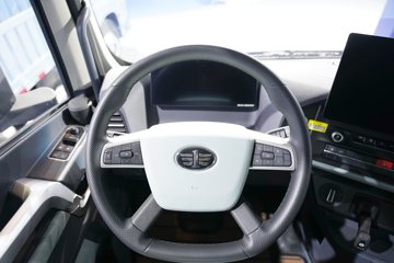 �ൺ��� ӥ�� ����� 15L LNG 600���� 8X4 һ�����12�� AMT�Զ��� 9.5�ײ�դʽ�ػ���ͼƬ