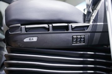 �ൺ��� ӥ�� ����� 15L LNG 600���� 8X4 һ�����12�� AMT�Զ��� 9.5�ײ�դʽ�ػ���ͼƬ
