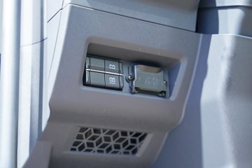 �ൺ��� ӥ�� ����� 15L LNG 600���� 8X4 һ�����12�� AMT�Զ��� 9.5�ײ�դʽ�ػ���ͼƬ
