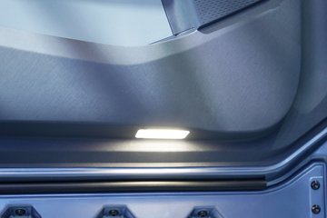 �ൺ��� ӥ�� ����� 15L LNG 600���� 8X4 һ�����12�� AMT�Զ��� 9.5�ײ�դʽ�ػ���ͼƬ