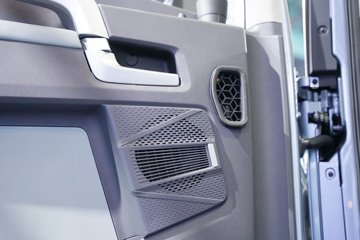 �ൺ��� ӥ�� ����� 15L LNG 600���� 8X4 һ�����12�� AMT�Զ��� 9.5�ײ�դʽ�ػ���ͼƬ