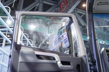 �ൺ��� ӥ�� ����� 15L LNG 600���� 8X4 һ�����12�� AMT�Զ��� 9.5�ײ�դʽ�ػ���ͼƬ